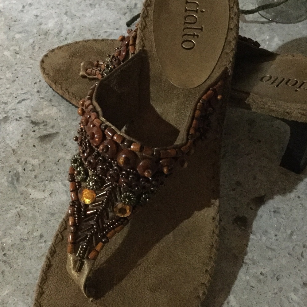 Rialto Beaded pumps 👠