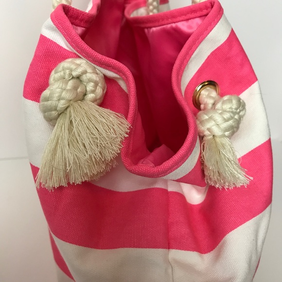 Victoria's Secret Beach Tote - Picture 3 of 8