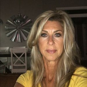 Meet your Posher, Joni