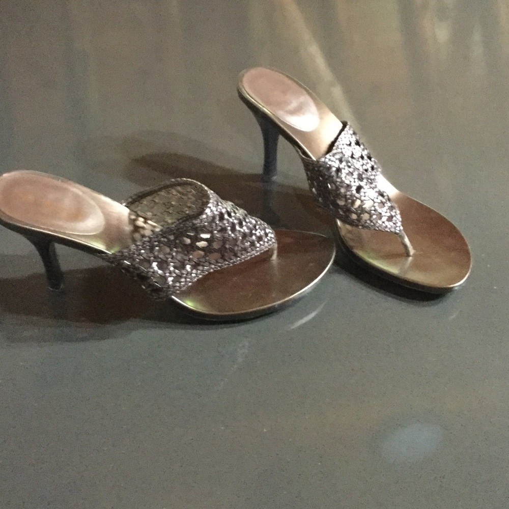 Bronze open toe pumps 👠