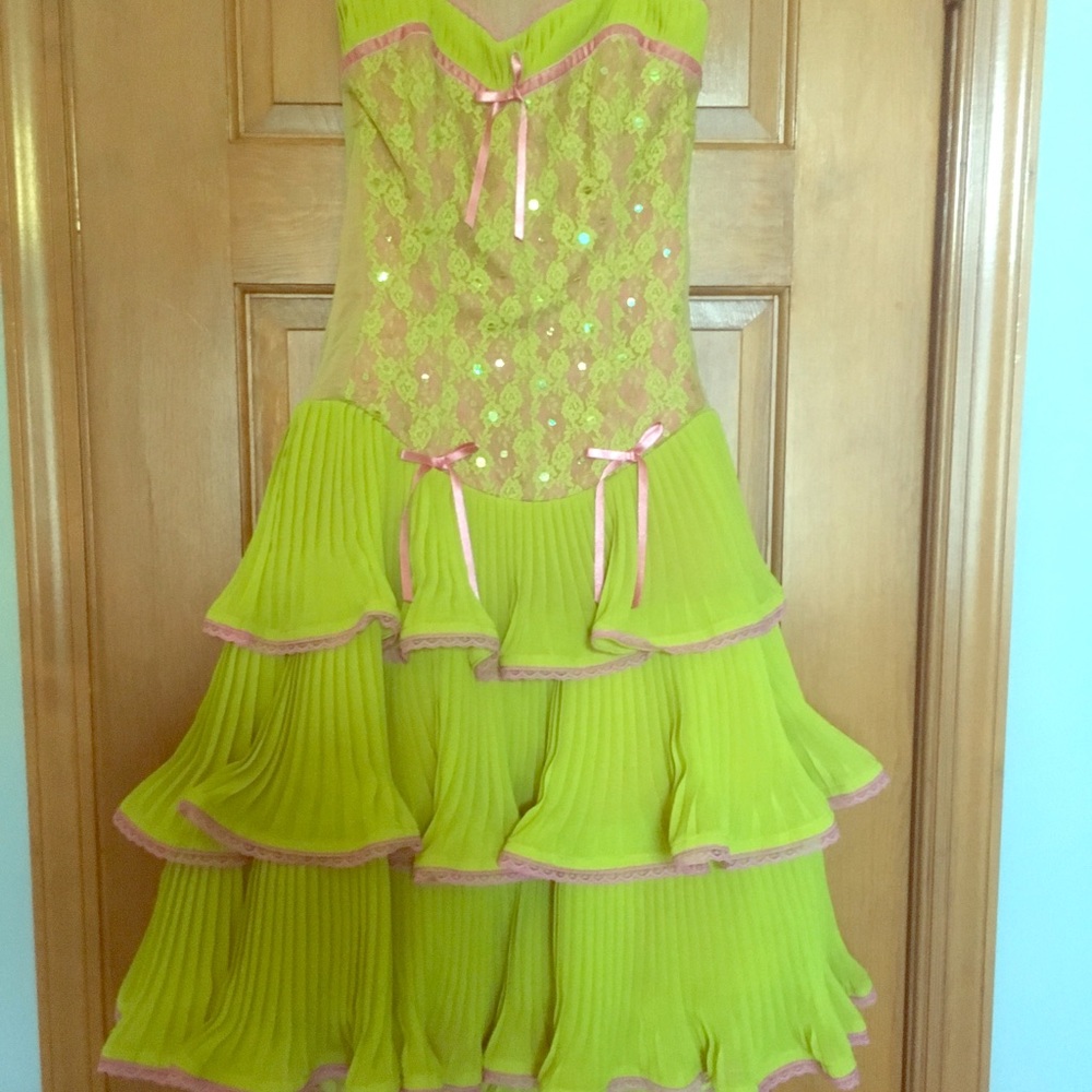 SOLD🖤Betsey Johnson Green and Pink Cocktail Dress