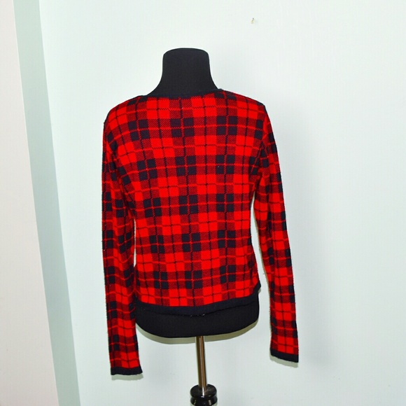 Super Cute Red Plaid Design Flowy Top - Picture 2 of 2
