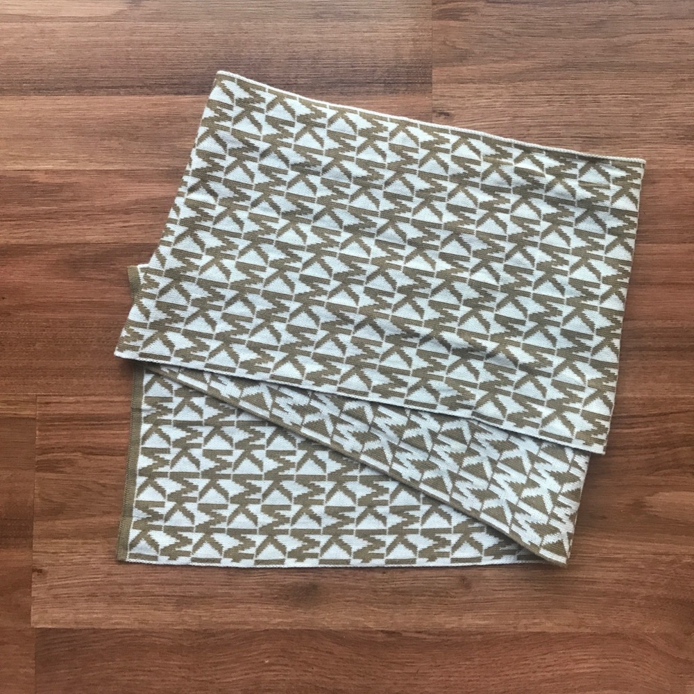 Michael Kors scarf