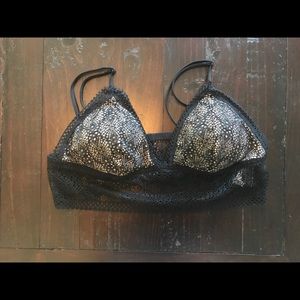 Victoria's Secret Bralette size large!