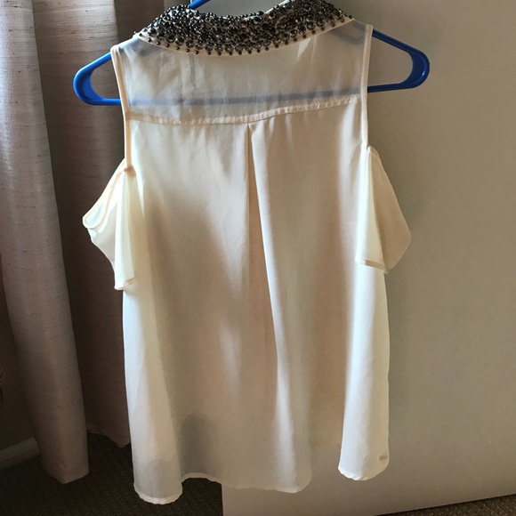 Lush Cream open shoulder blouse - Picture 2 of 4