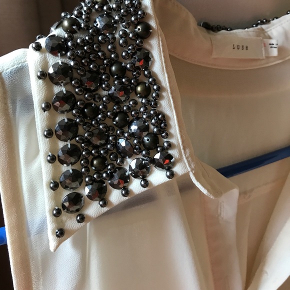 Lush Cream open shoulder blouse - Picture 4 of 4