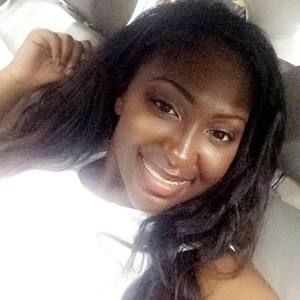 Meet your Posher, Akia