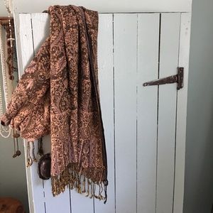 Oversized scarf/wrap