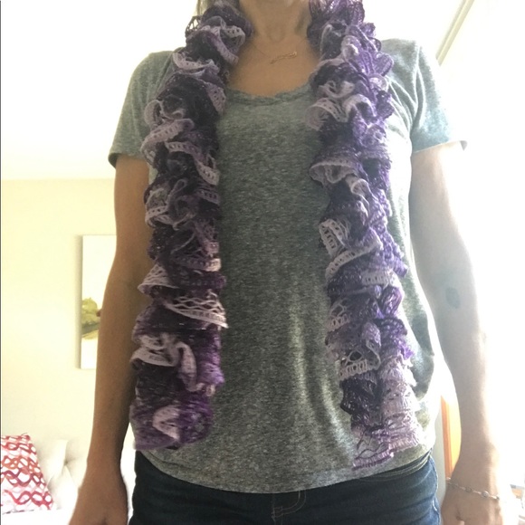 Handmade Ruffle Scarf - Picture 4 of 5