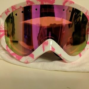 Cute pink snowboarding goggles! Barely used.