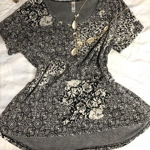 LuLaRoe Classic Tee