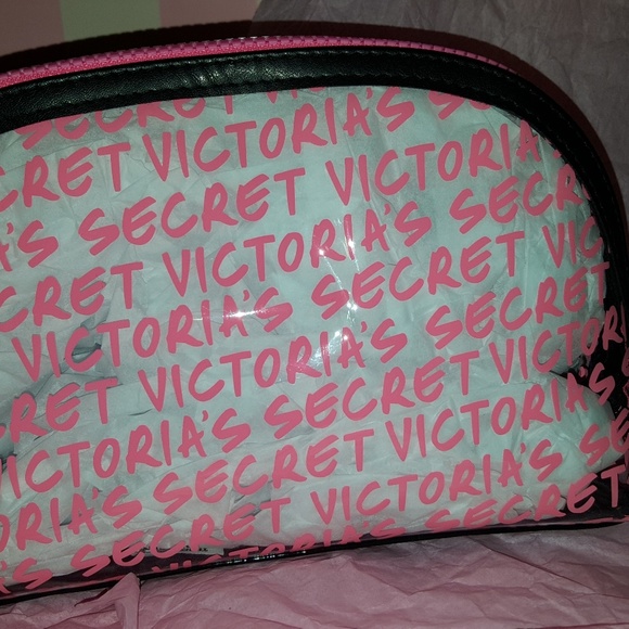 Bnwt vs cosmetic bag - Picture 3 of 3