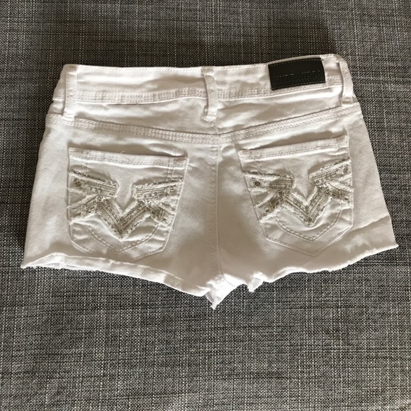 Shorts - Picture 2 of 4