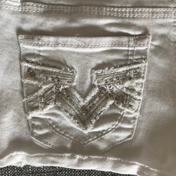 Shorts - Picture 3 of 4