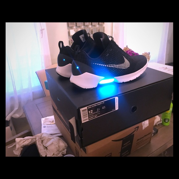 Nike HYPERADAPTS self lacing