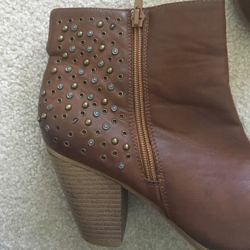 Rampage booties size 8M