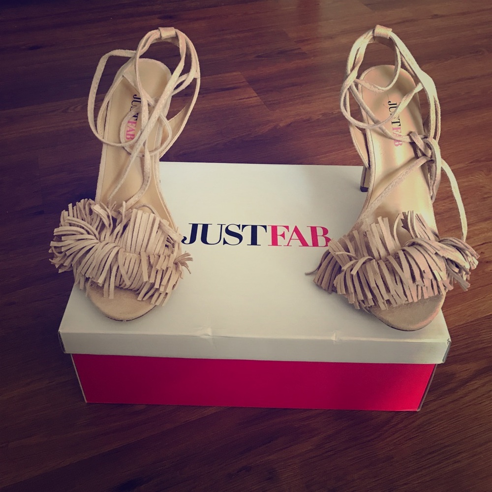 JUST FAB Tayrey Nude Fringe Sandal