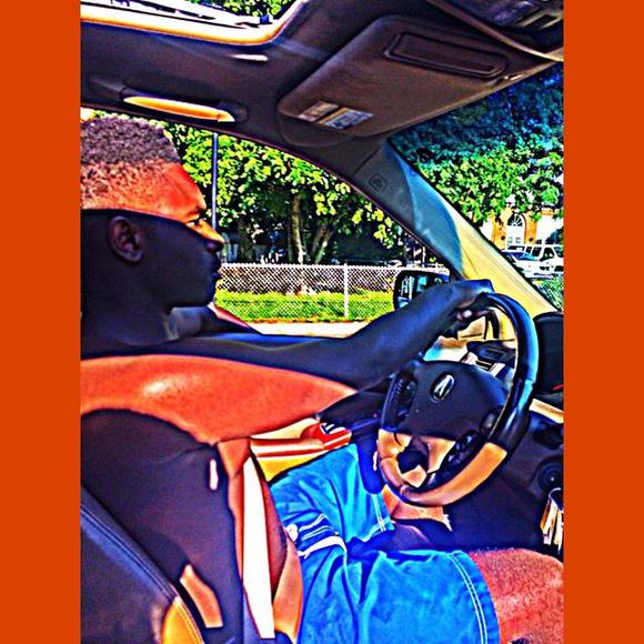 Meet your Posher, Chris - Picture 1 of 1