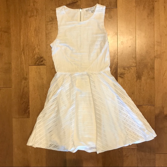White skater dress - Picture 2 of 3