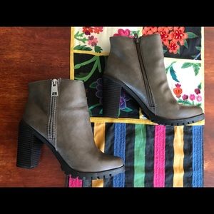 Zippered high heeled ankle boots