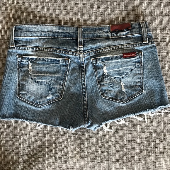 Denim shorts - Picture 2 of 3