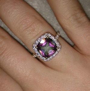 Size 7 Zales Mystic Topaz, White Sapphire, Gold
