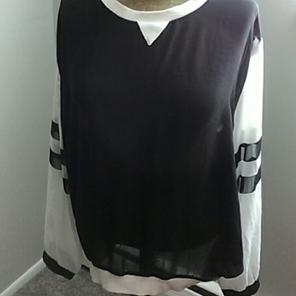 Stripe. blouse divided
