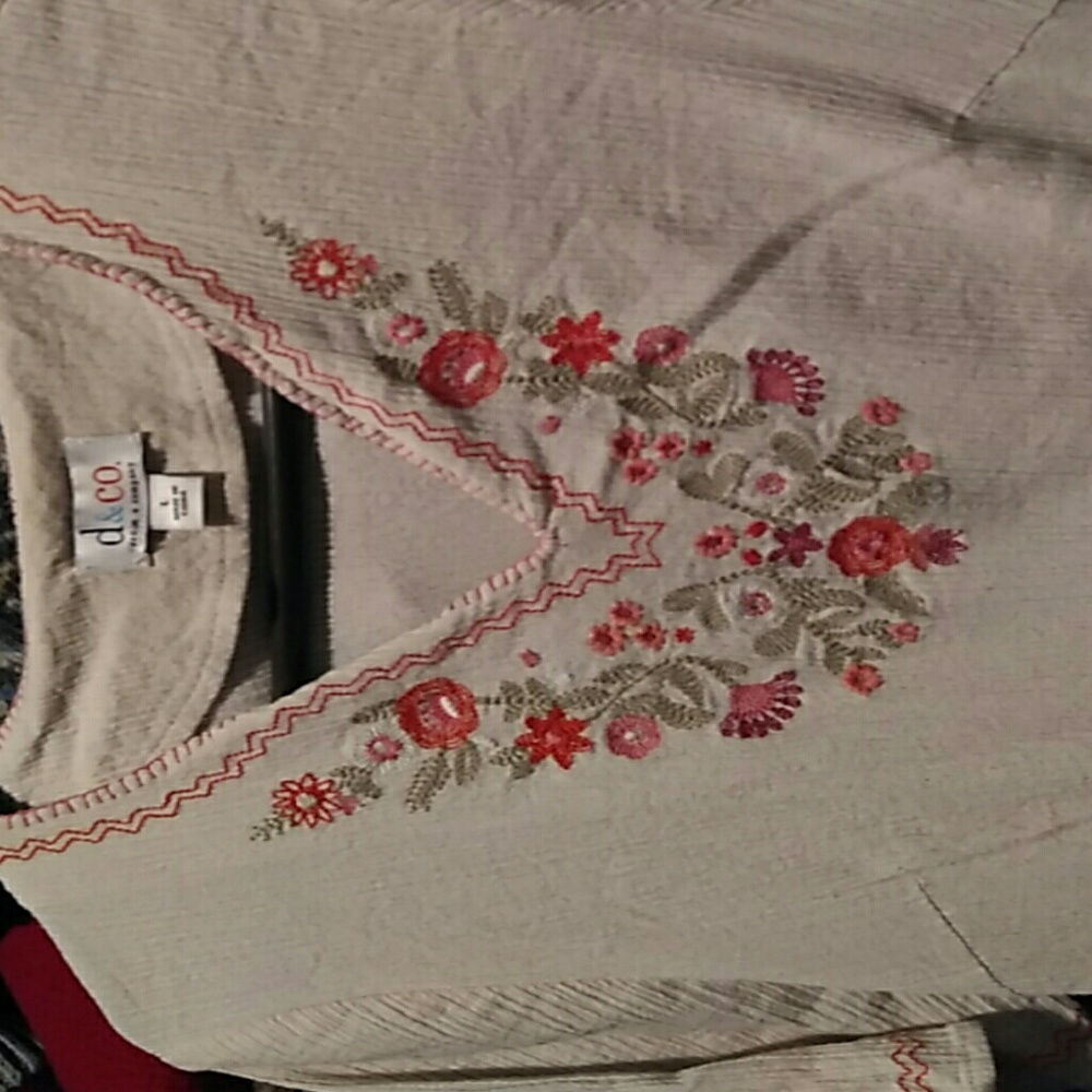 Short sleeve gauze embroidered tee