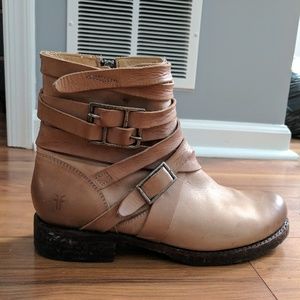 Veronica Strappy Frye Boots- grey/taupe
