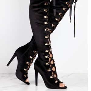 High knee velvet boots