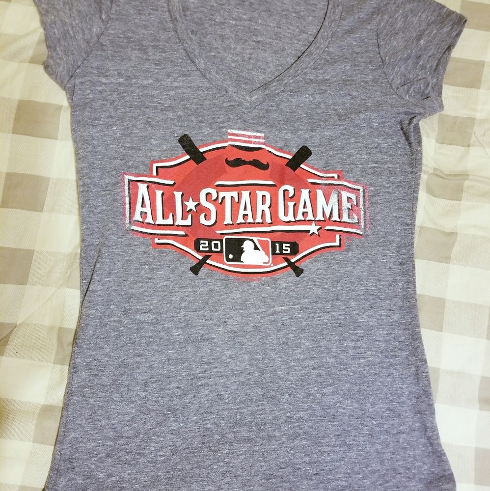 Fitted V-neck Cincinnati Reds Tee