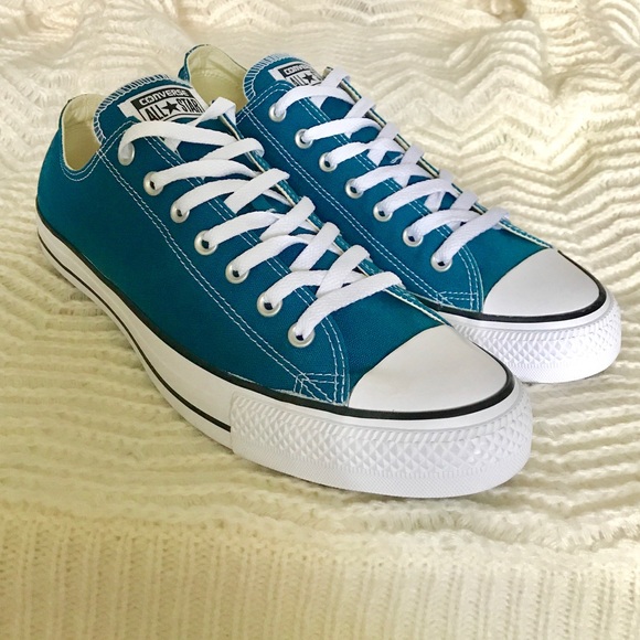 Converse Classic Low Top Sneakers - Picture 2 of 8