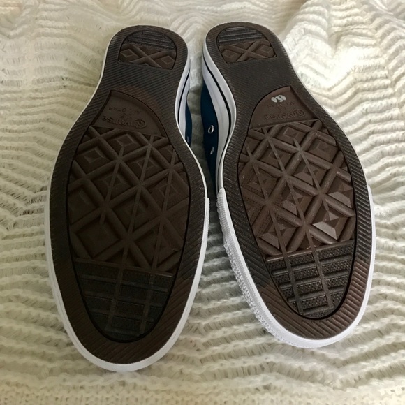 Converse Classic Low Top Sneakers - Picture 5 of 8