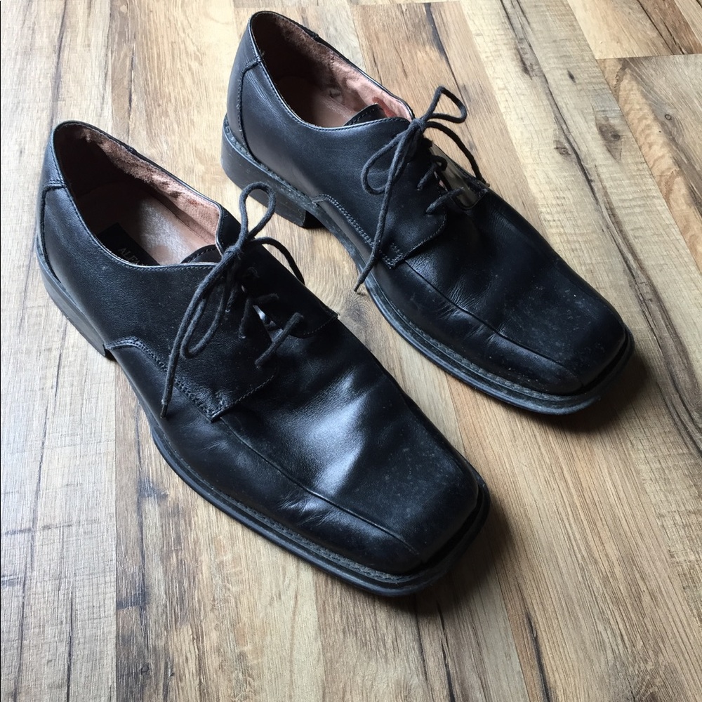 Dress shoes