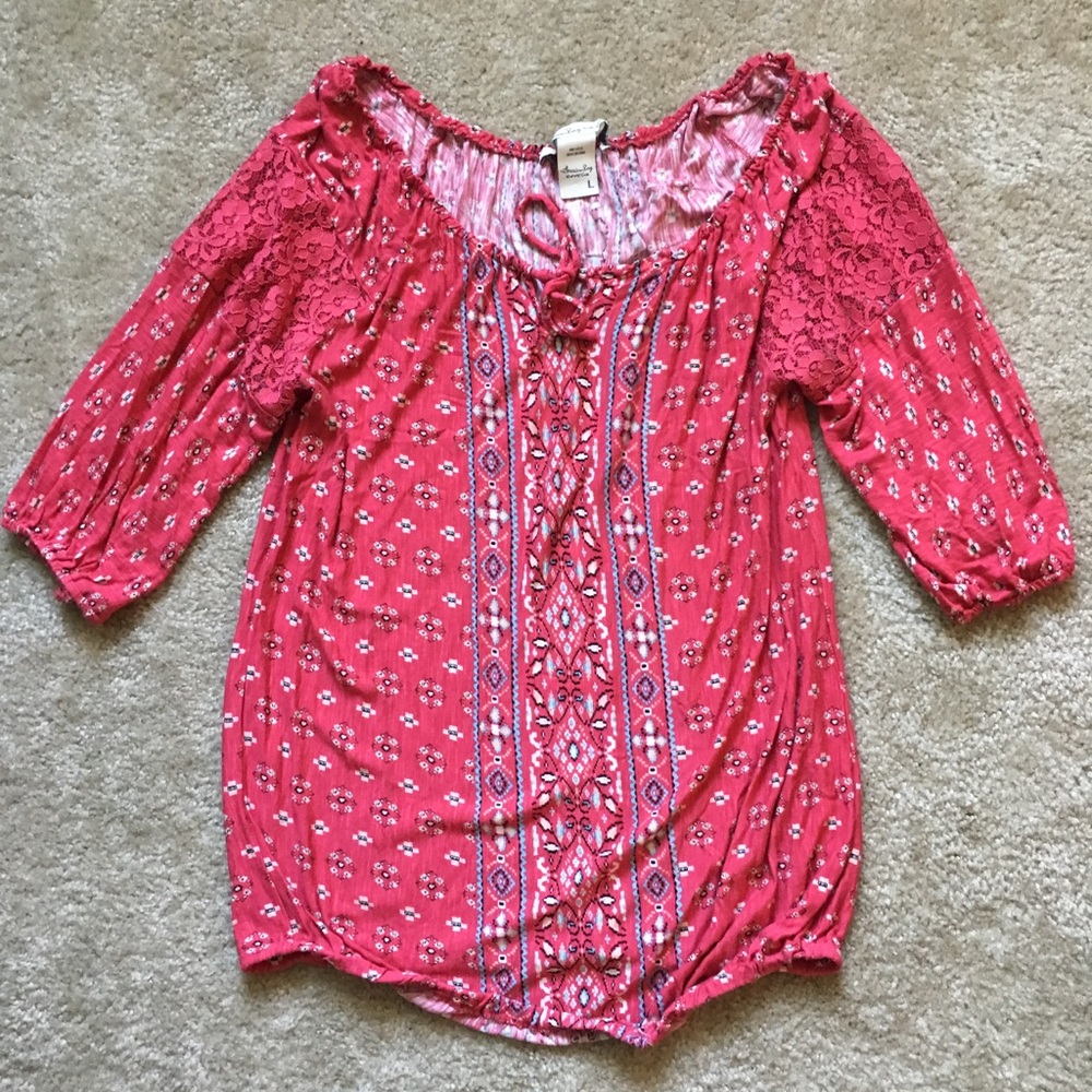 🤍 American Rag Cute red shirt