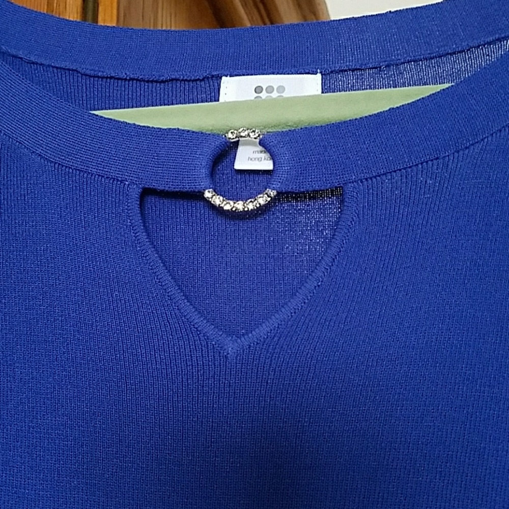 Light Sweater - Picture 2 of 2