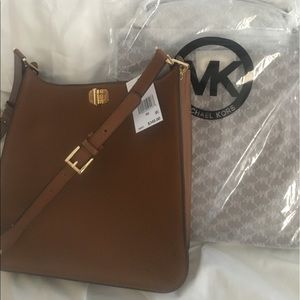 Micheal Kors purse NWT