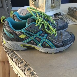 Asics running shoe-gel venture 5