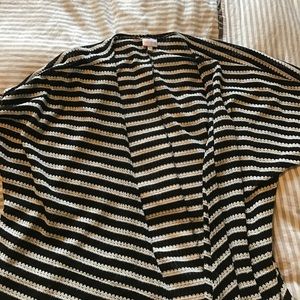 LuLaRoe Lindsay kimono