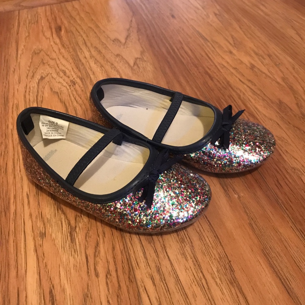 Super cute little girl Gymboree flats!