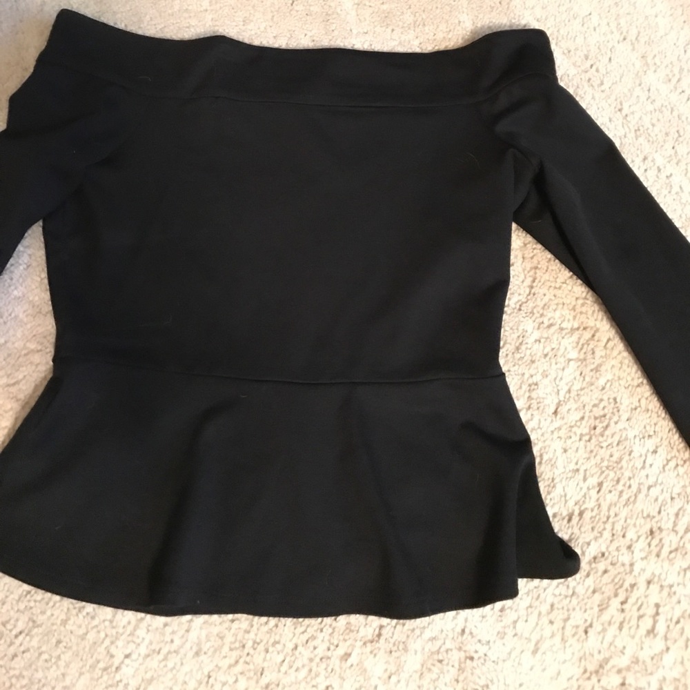 BCBGMaxazaria adorable off the shoulder peplum top