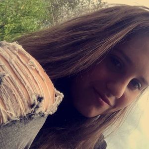 Meet your Posher, Holly