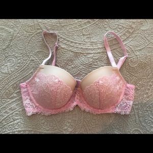 NWOT Victoria's Secret Lace Bra size 34C
