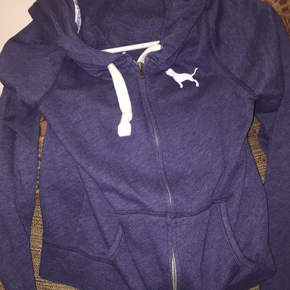 Victoria secret hoodie!!! 😊🙌🏻😍