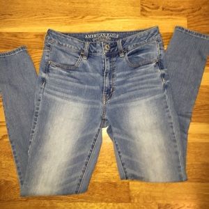 American Eagle High Waisted Jeans Size8 skinny