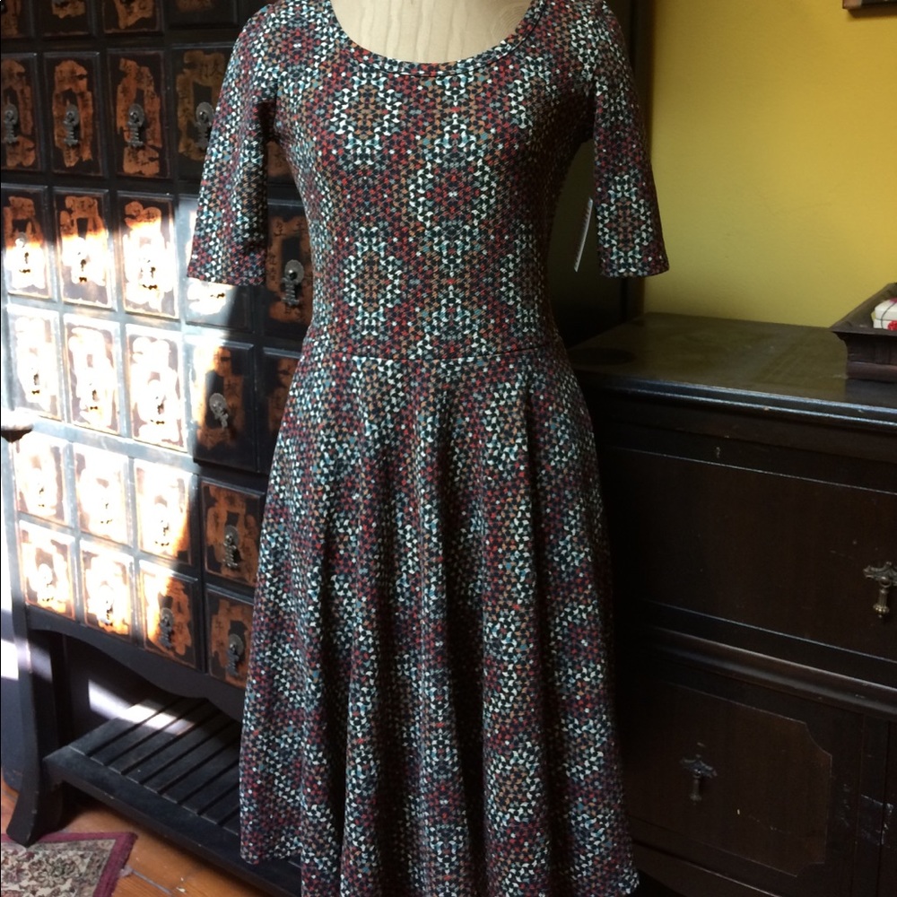 Pretty Lularoe Nicole dress