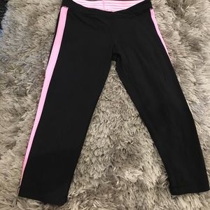 Lululemon Cropped black n pink leggings
