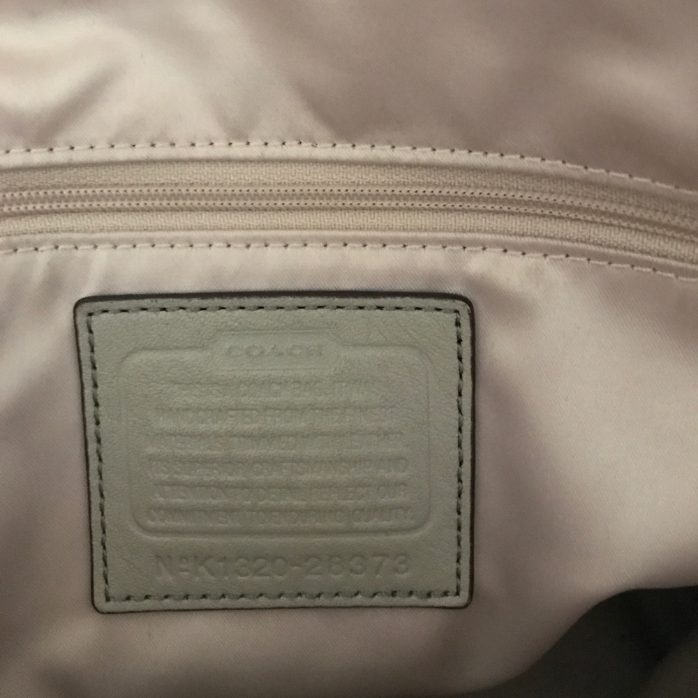 Today only $100 👛 Authentic - Picture 4 of 8