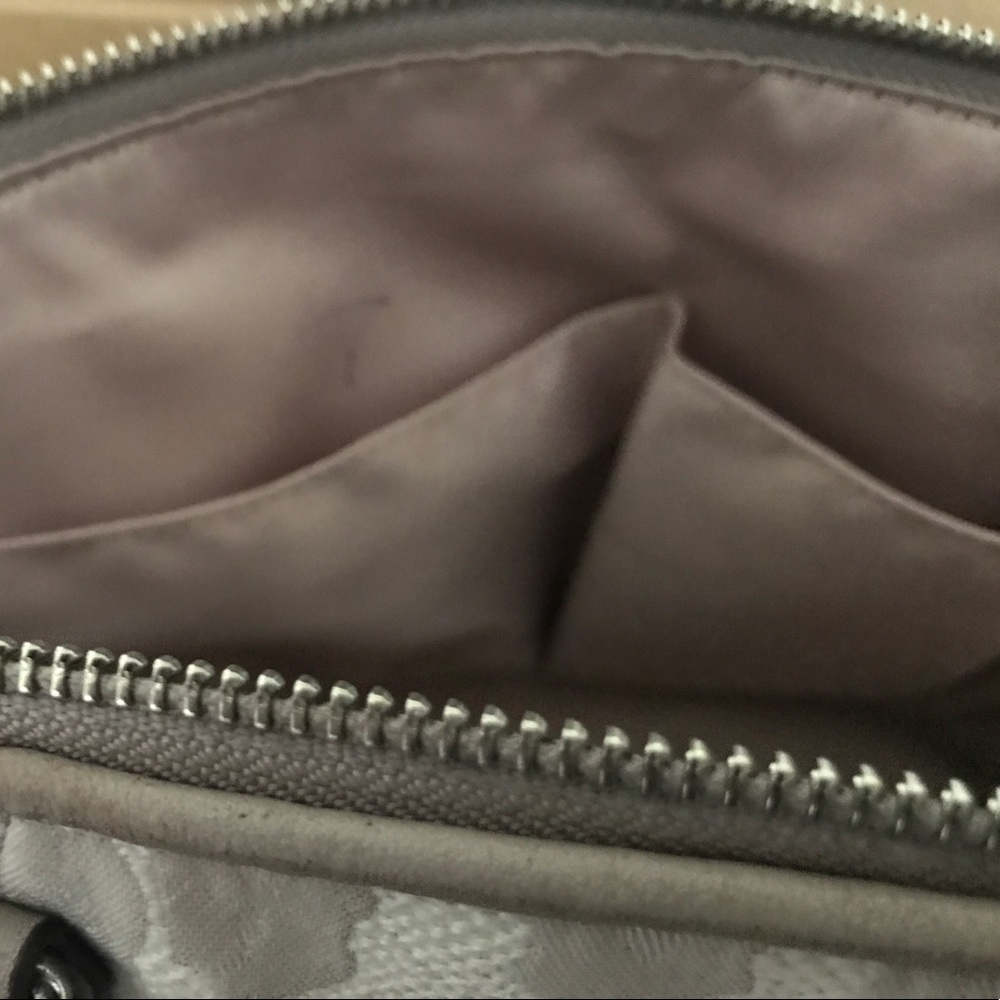 Today only $100 👛 Authentic - Picture 6 of 8