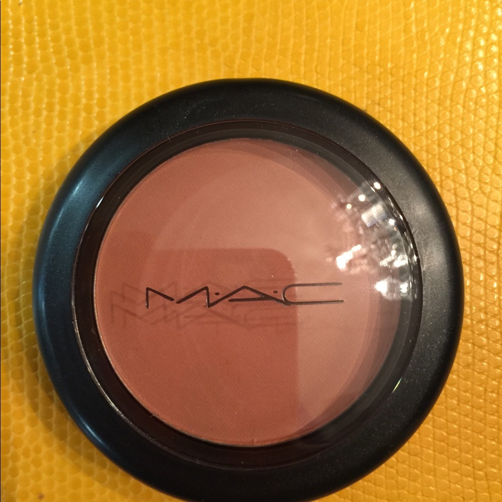 Sunbasque blush MAC